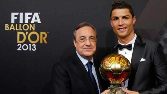 Cristiano Ronaldo bersama presiden Real Madrid, Florentino Perez