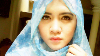 Resty dan Hijab Cantiknya