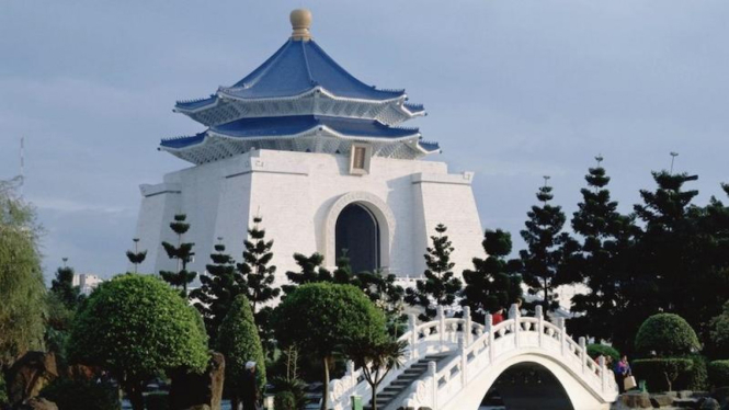 Chiang Kai Shek Memorial Hall, salah satu landmark Taiwan.