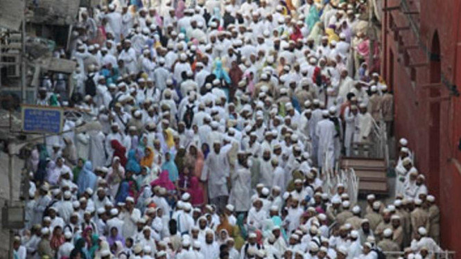 Warga melayat pemimpin spiritual di Mumbai