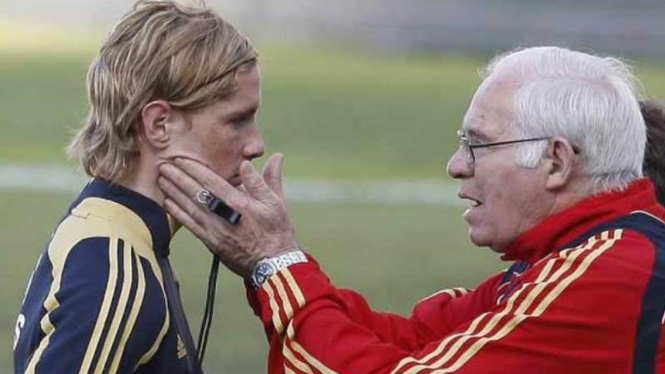 Fernando Torres bersama Luis Aragones.