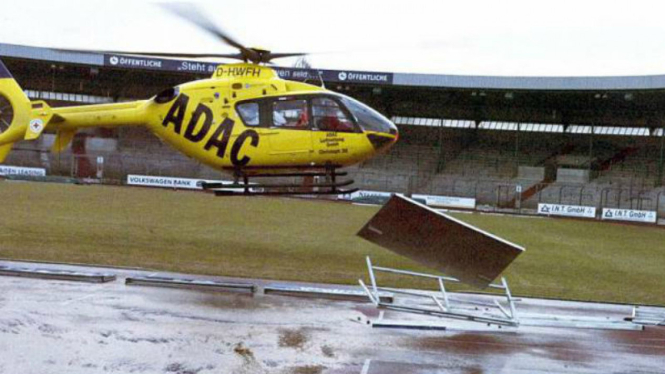 Helikopter keringkan lapangan