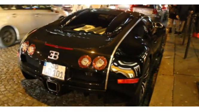 Bugatti Veyron Sang Noir milik Lassana Diarra