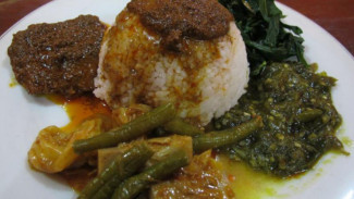 Ternyata Ini Perbedaan Nasi Padang dan Kapau