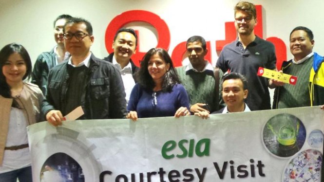 Kunjungan Esia ke kantor Path di San Francisco, AS