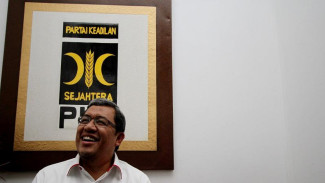 Istri Maju di Pilgub Jabar, Aher Bantah Dinasti Politik