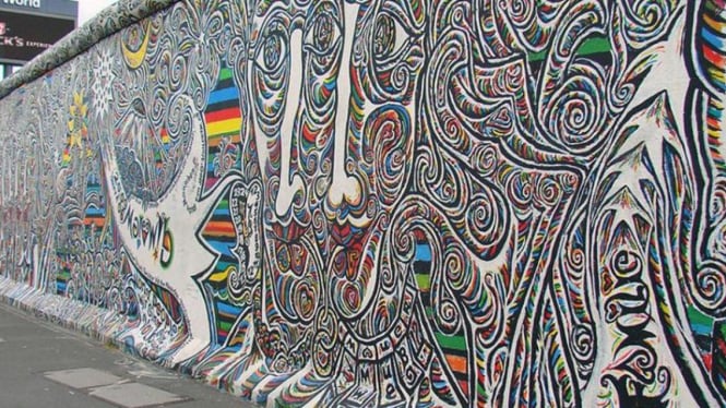East Side Gallery, sisa tembok Berlin yang kini jadi galeri seni (Foto ilustrasi).