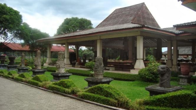 Belajar Sejarah Majapahit Di Museum Trowulan Mojokerto