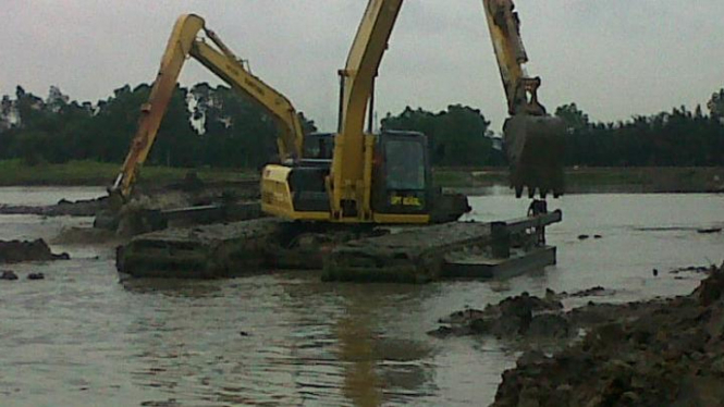 Pengerukan Waduk Marunda