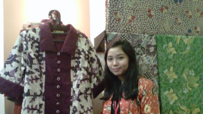 Tina dan batik kreasinya