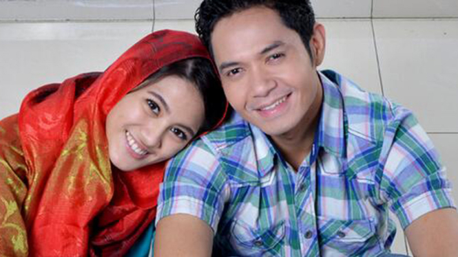 Dude Harlino dan Alyssa Soebandono