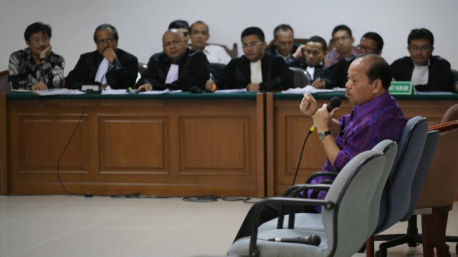 Sutan Bhatoegana bersaksi dalam sidang kasus suap SKK Migas