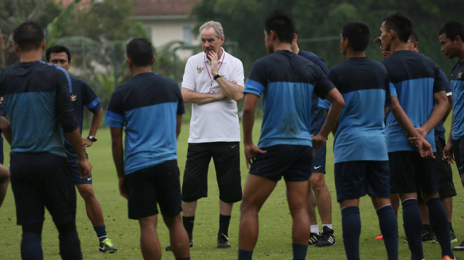 Pelatih Timnas Indonesia, Alfred Riedl