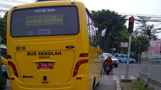 Bus sekolah Jakarta.
