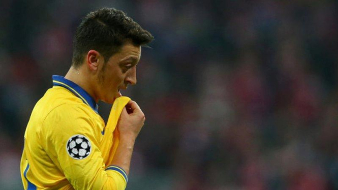 Pemain Arsenal, Mesut Oezil