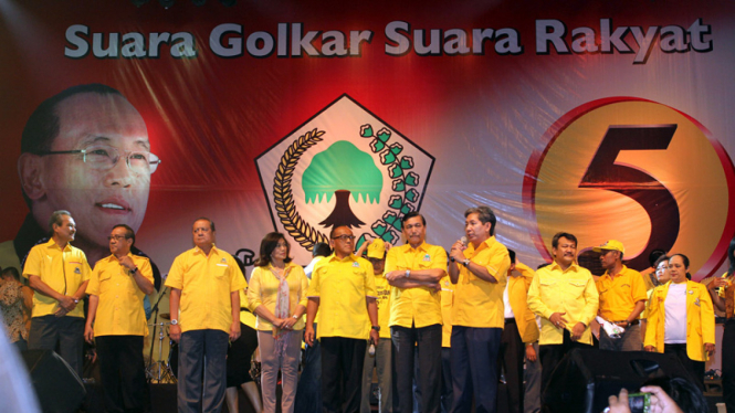 Ribuan Massa Golkar Hadiri Kampanye Capres ARB