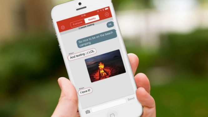 Aplikasi FireChat di iPhone