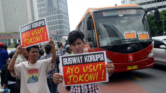 Unjuk Rasa Korupsi Transjakarta