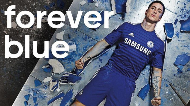 Fernando Torres dalam iklan kostum baru Chelsea