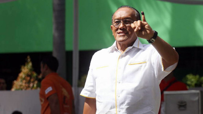 Aburizal Bakrie Gunakan Hak Suara