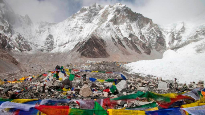 Salah satu pos pendakian Gunung Everest.