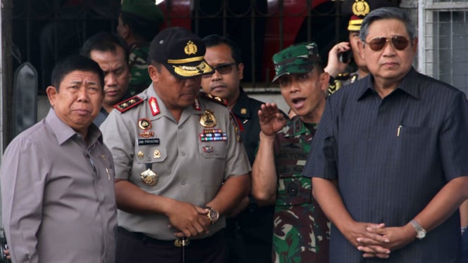 Mantan Presiden Susilo Bambang Yudhoyono dan mantan Mensesneg Sudi Silalahi (kiri).
