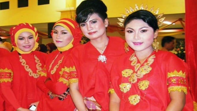  Baju  Bodo  Pakaian  Adat Sulawesi Selatan Makassar