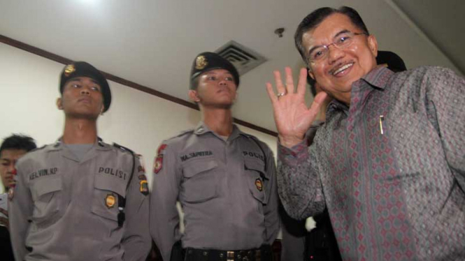 Jusuf Kalla Bersaksi Untuk Kasus Bank Century