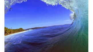 Menguji Ombak Berkelas Dunia di Pulau Sipora Mentawai