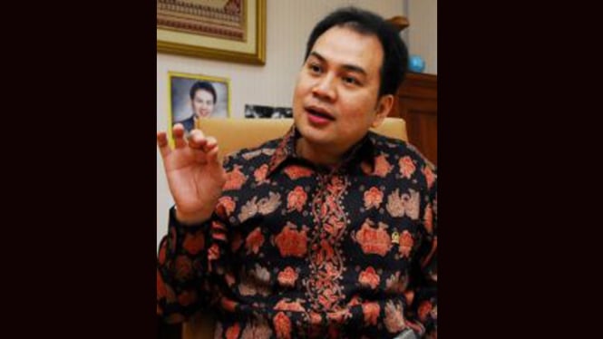 DR. Aziz Syamsuddin, Anggota DPR Partai Golkar (2004-2014)