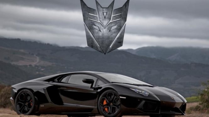 Lamborghini Aventador.