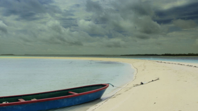 Pantai Ngutafur Maluku