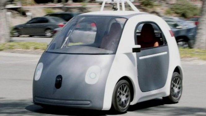 Mobil prototipe Google yang bisa jalan sendiri.
