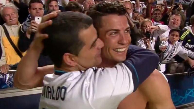 Ronaldo bersama sang kakak, Hugo Aveiro.
