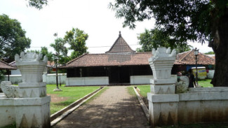 Menikmati Keunikan Langgar Agung Kasepuhan Cirebon