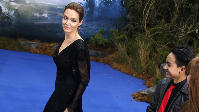 Angelina Jolie dan Maddox