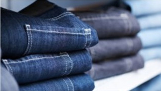 Mengapa Kebanyakan Celana Jeans Berwarna Biru?