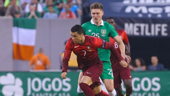 Pemain Portugal, Cristiano Ronaldo, dalam ujicoba lawan Rep. Irlandia