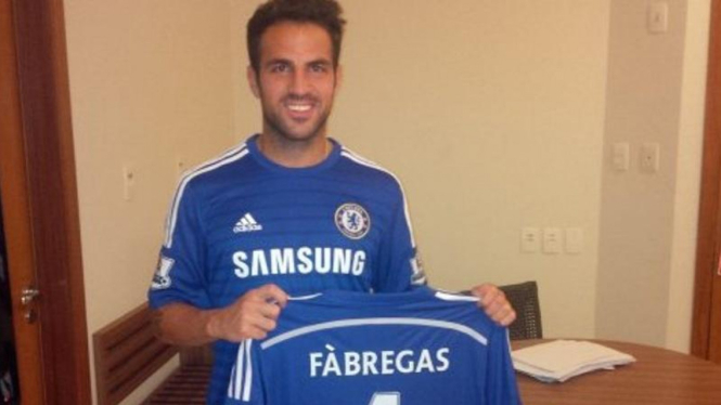Gelandang anyar Chelsea, Cesc Fabregas.