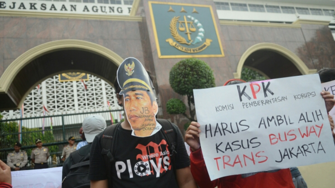 Demo HMI Usut Korupsi Bus Transjakarta