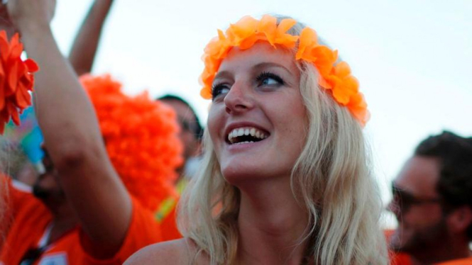 Penggemar wanita Timnas Belanda di Brasil