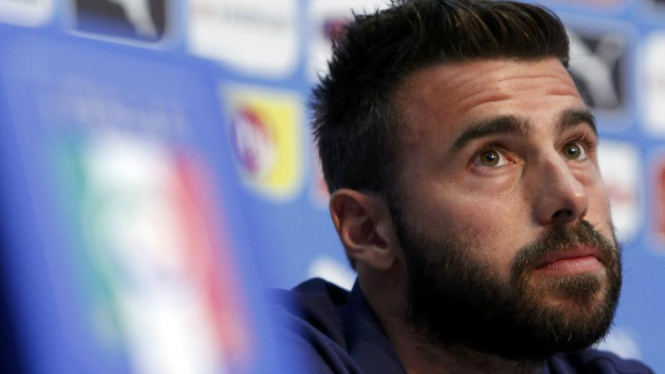 Bek Italia, Andrea Barzagli