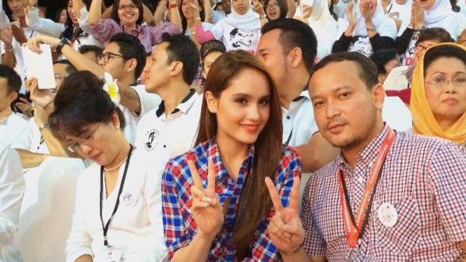 Banyu Biru dan Cinta Laura