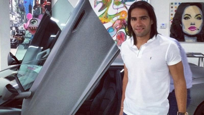 Falcao saat pamer mobil sewaan di Miami.