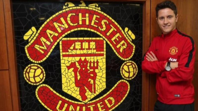 Ander Herrera resmi bergabung dengan Manchester United.