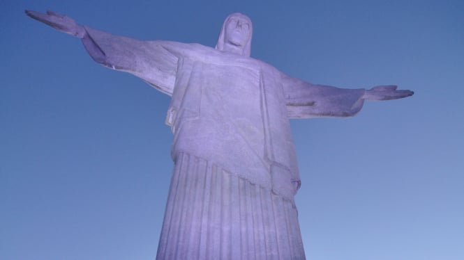 Patung Kristus Penebus di Rio de Janeiro, Brasil