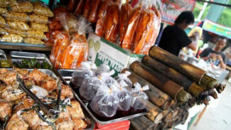 Berburu Jajanan Pasar di Kupang Selama Ramadan
