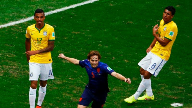 Pemain Belanda, Daley Blind, usai bobol gawang Brasil