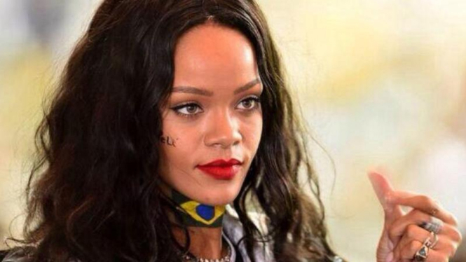 Penyanyi pop, Rihanna, hadir di Maracana