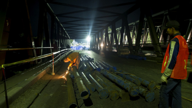 pengalihan arus akibat perbaikan jembatan comal